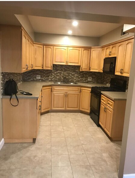 Building Photo - 12244 Magnolia Blvd