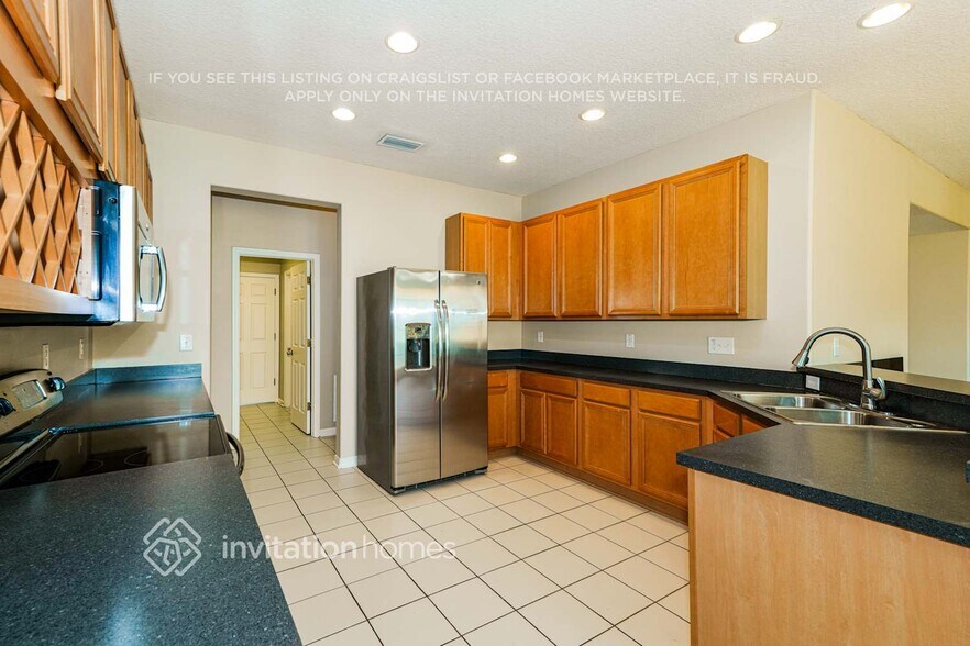 Building Photo - 7148 Bridgeview Dr