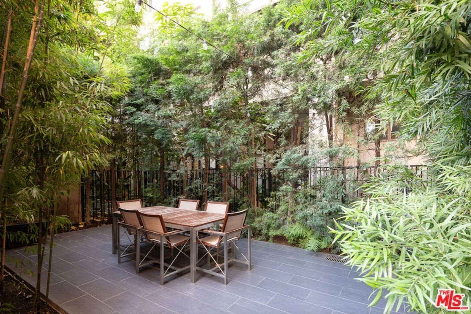 Building Photo - 460 S Spring St