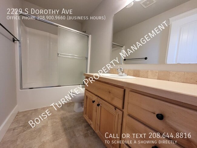 Building Photo - 2229 S Dorothy Ave