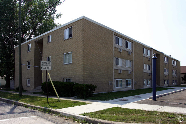 Primary Photo - Greenfield Apartments