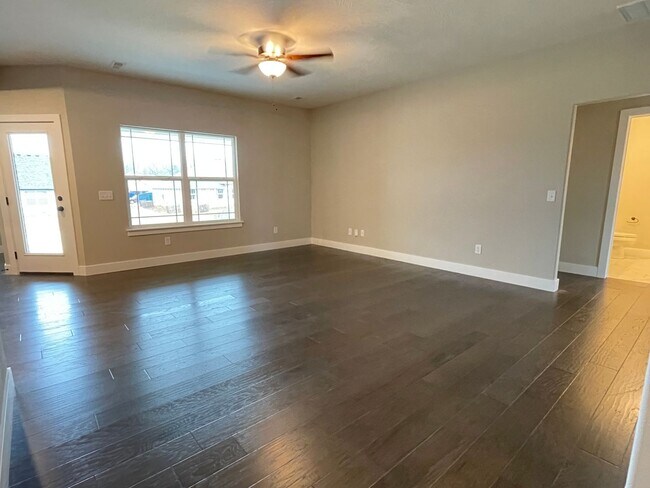 Building Photo - brand new 4/2 home