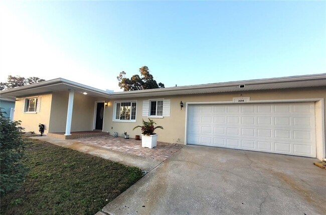 Building Photo - 356 E Overbrook Dr