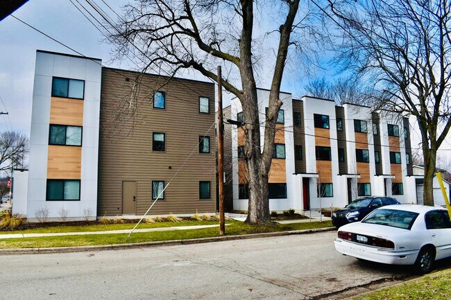 Building Photo - 937 Fulton St W