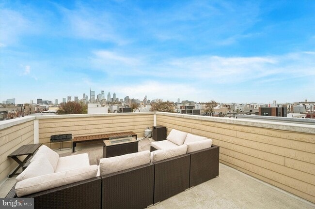 Building Photo - 1942 Tasker St