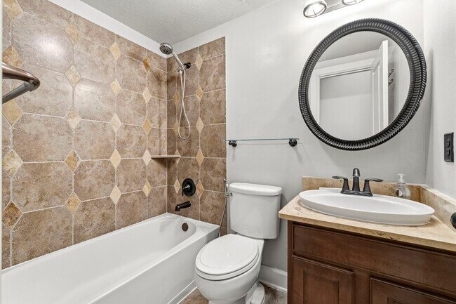Building Photo - 27 N Arrow Canyon Cir