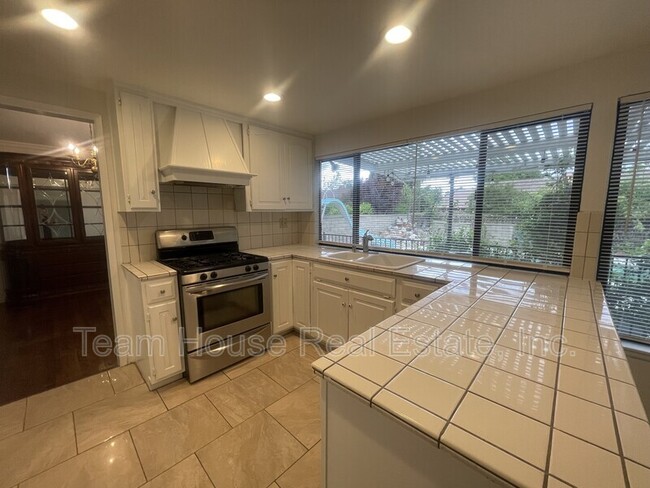 Building Photo - 23423 Vía Boscana