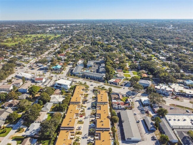 Building Photo - 610 Indian Rocks Rd N