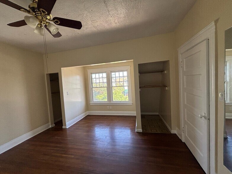 Building Photo - 1628 W 24th St