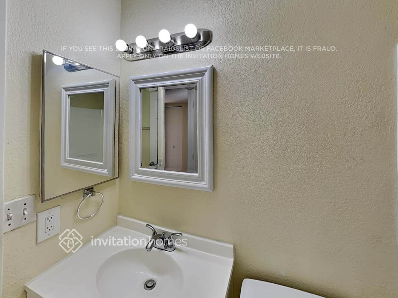 Building Photo - 8008 W Mescal St