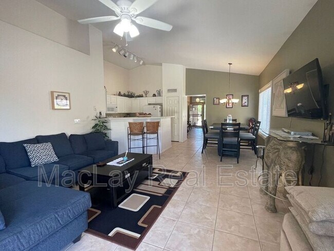 Building Photo - 3641 S Hawthorn Dr