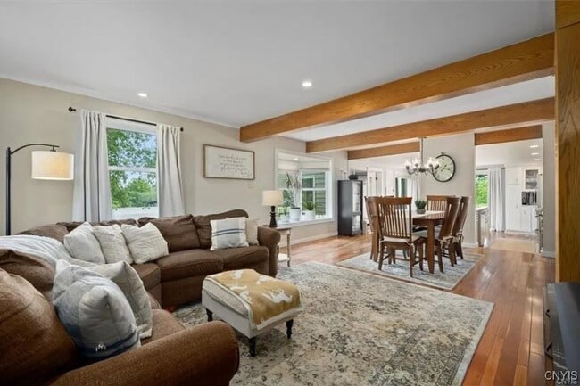 Building Photo - 2943 Lumbard Rd