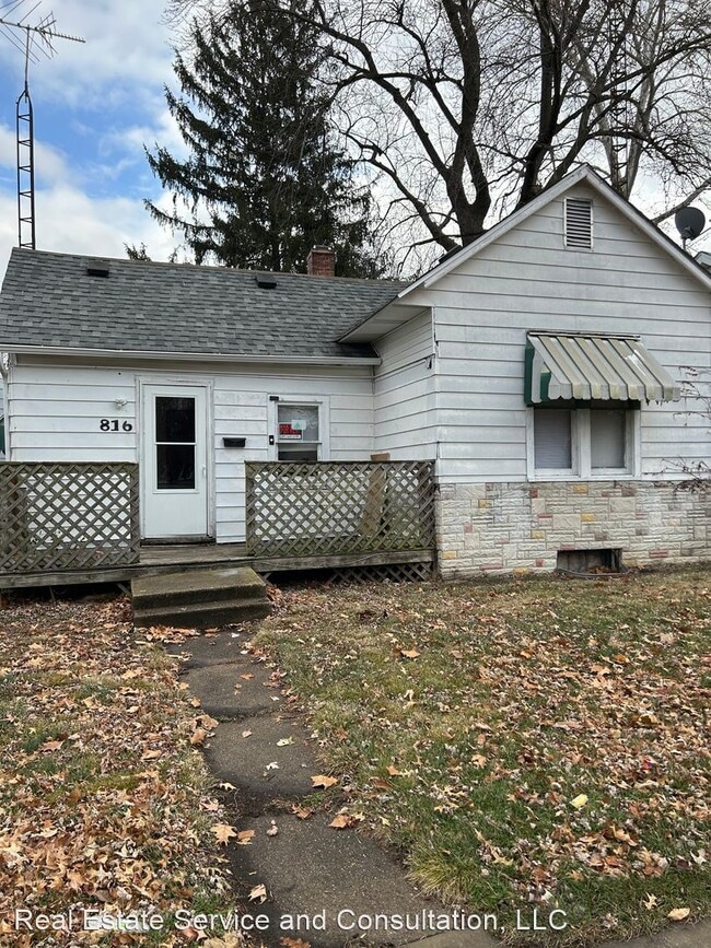 Primary Photo - 2 br, 1 bath House - 816 S. Pasfield