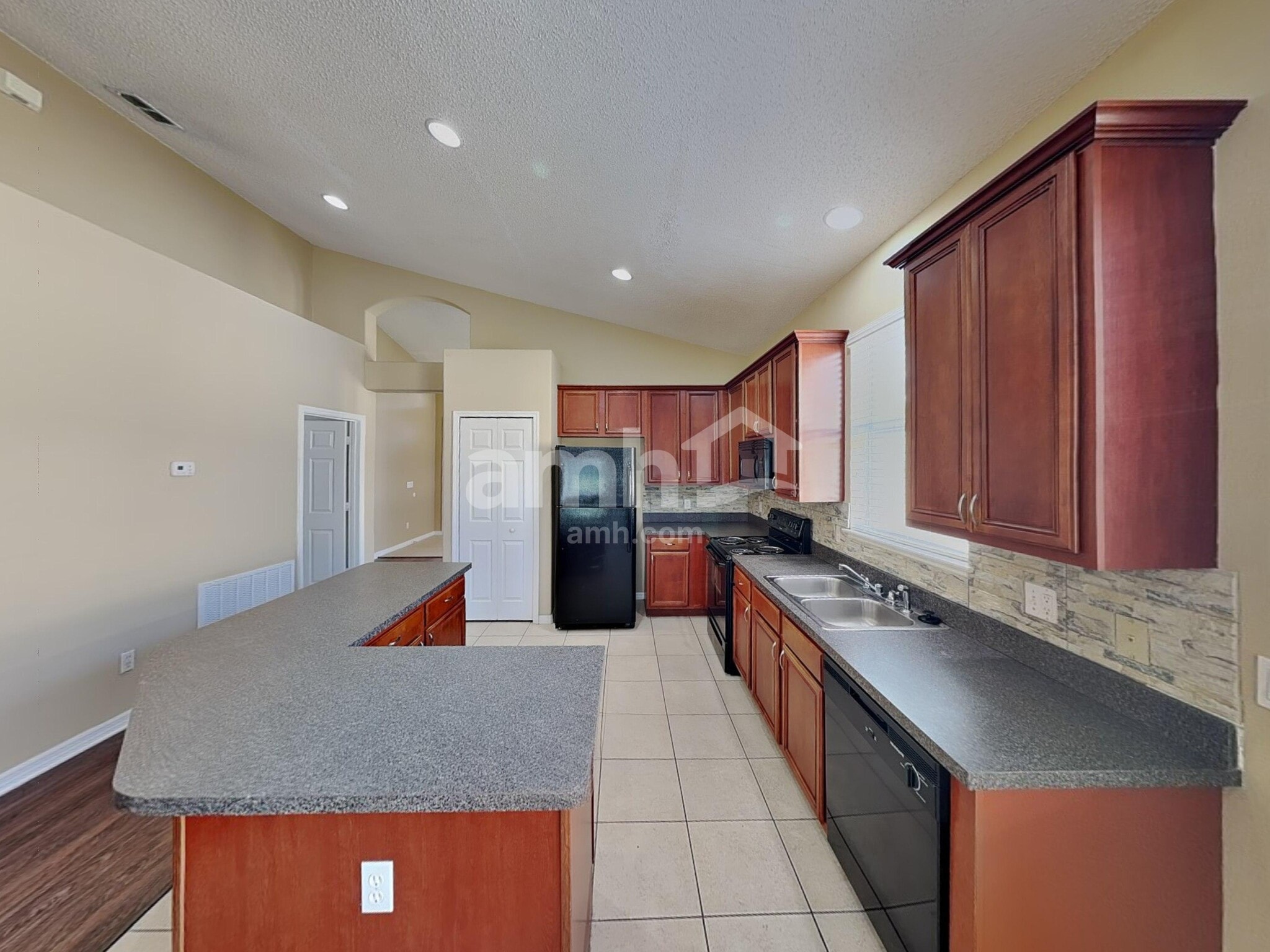 Building Photo - 1714 Cedar Lake Dr