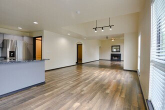 Building Photo - Modern 3BR/2BA Home in Jenks School Distri...