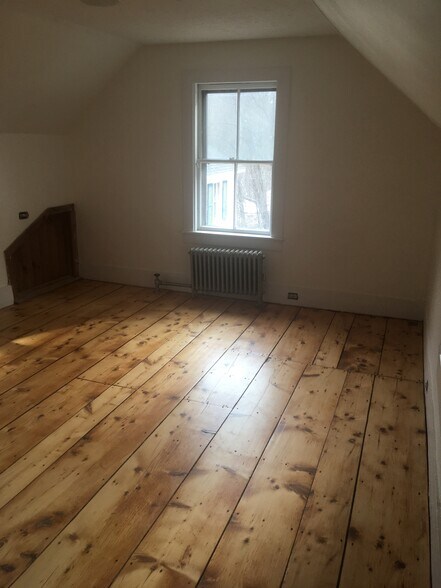 South bedroom - 468 Union St