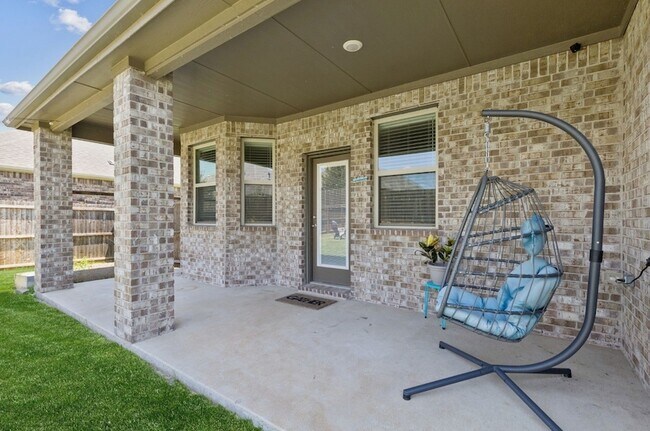 Building Photo - 2913 Cerro Ranch Rd