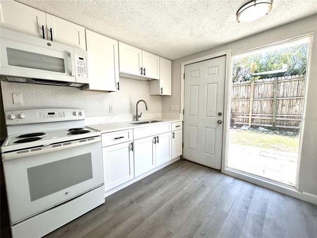 Building Photo - 8216 Krag Dr
