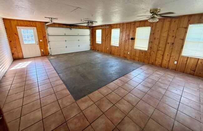 Building Photo - 1308 Barton Ln