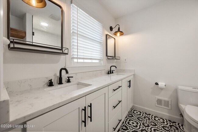 Building Photo - 7008 Foxcroft Pl