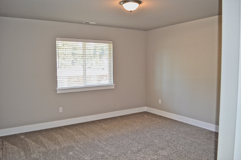 Building Photo - 6918 Delaney Ln NE