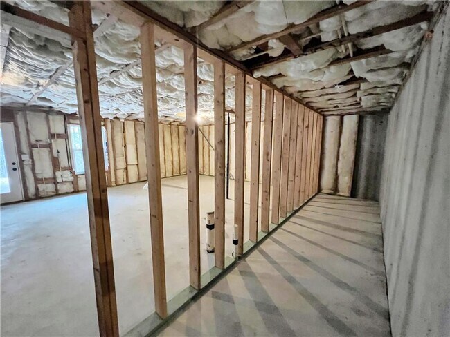 Building Photo - 225 Stone Park Dr