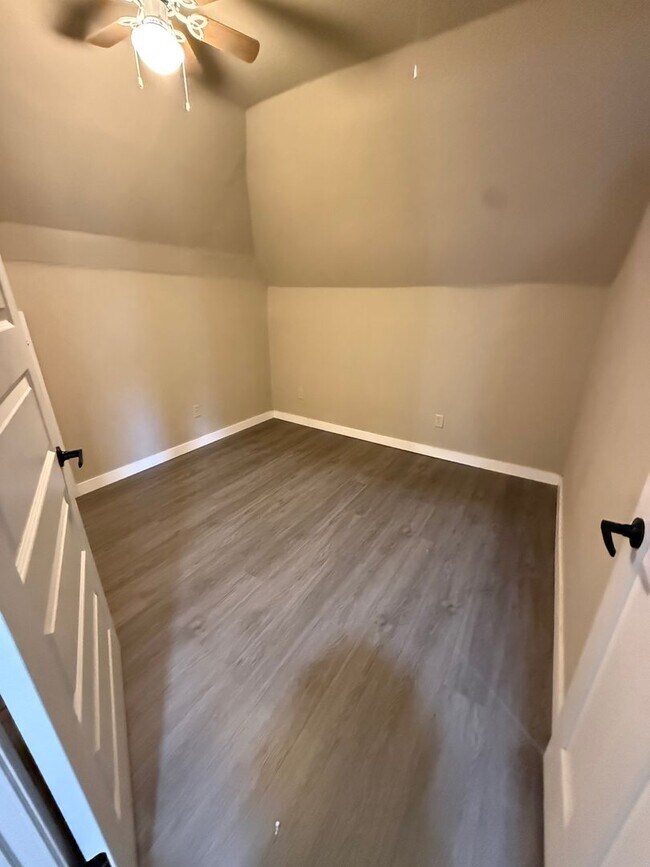 Building Photo - 918 S 19th St