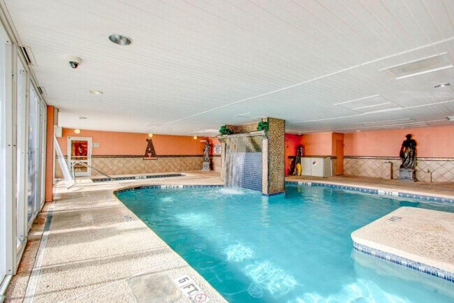 Building Photo - 647 N Creekside Dr