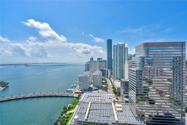 Building Photo - 495 Brickell Ave