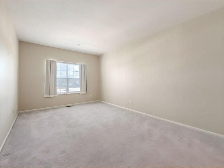 Building Photo - 6117 Craughwell Ln