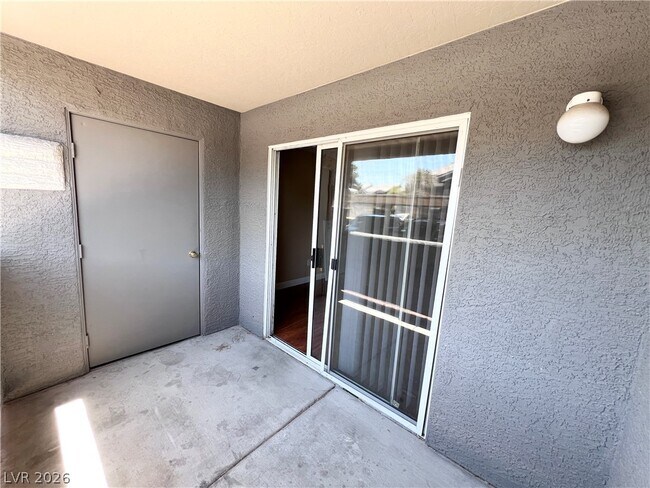 Building Photo - 5055 W Hacienda Ave