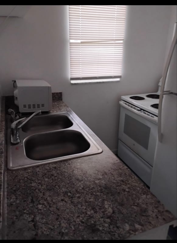 Building Photo - 702 N L St