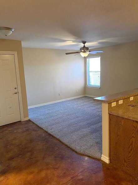 Building Photo - 345 Sterling Pointe Way