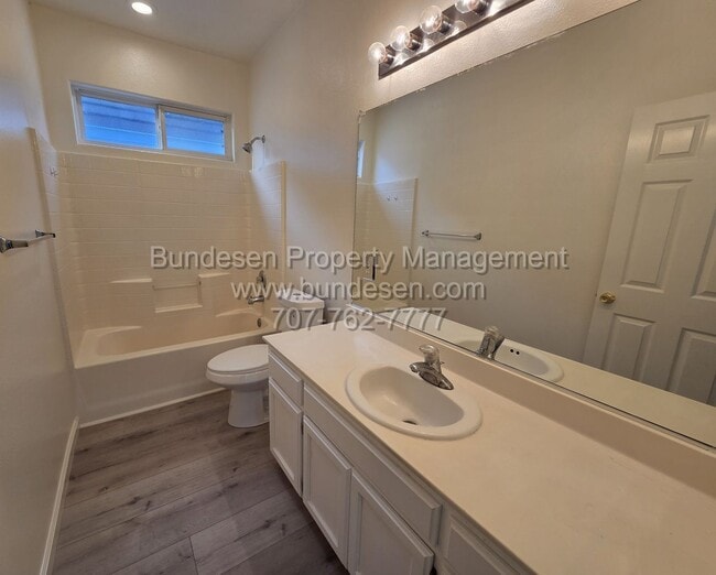 Building Photo - 3855 Louis Krohn Dr