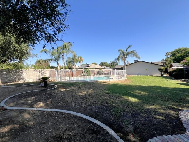 Building Photo - 7415 Hooper Ave