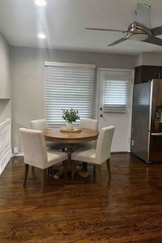 Building Photo - 106 S Bruner St