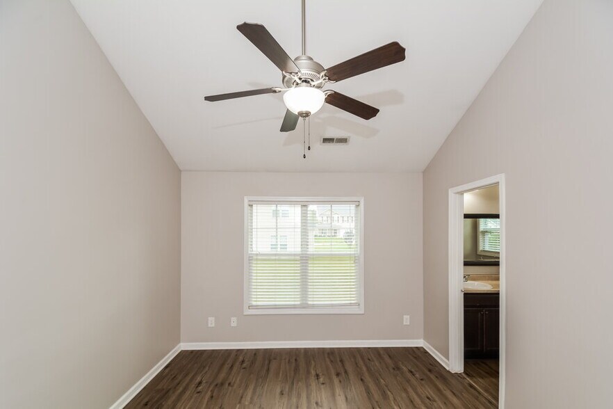 Building Photo - 1218 Braemar Highland Dr