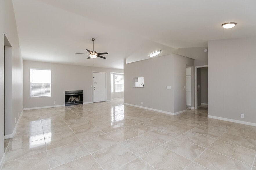 Building Photo - 8023 W Krall St