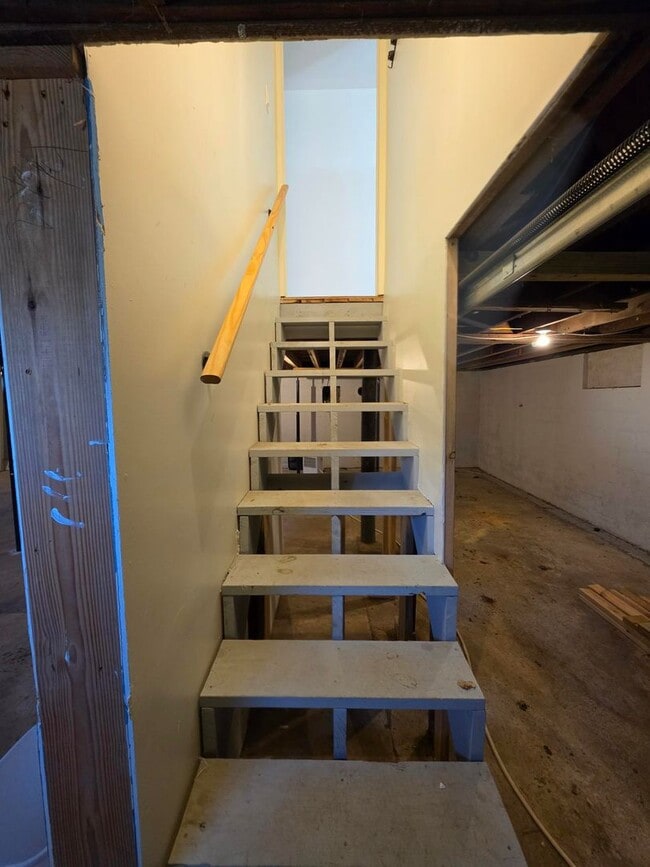 Building Photo - 3 bedrooms 2 bath
