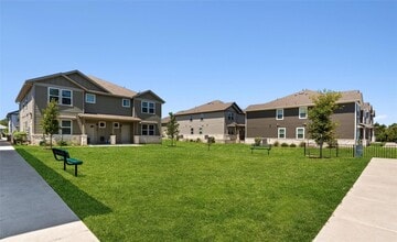 Building Photo - 705 Horseshoe Dr