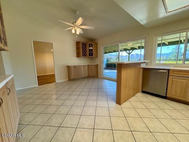 Building Photo - 5927 Dovetail Dr