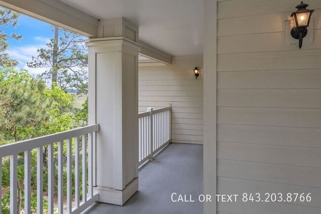 Building Photo - 700 Daniel Ellis Dr