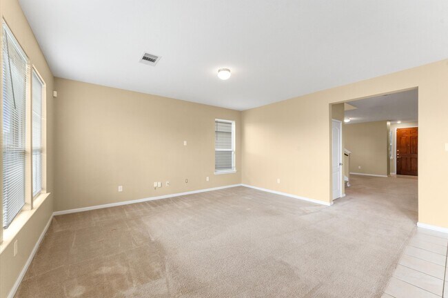 Building Photo - 12055 Main Oak St