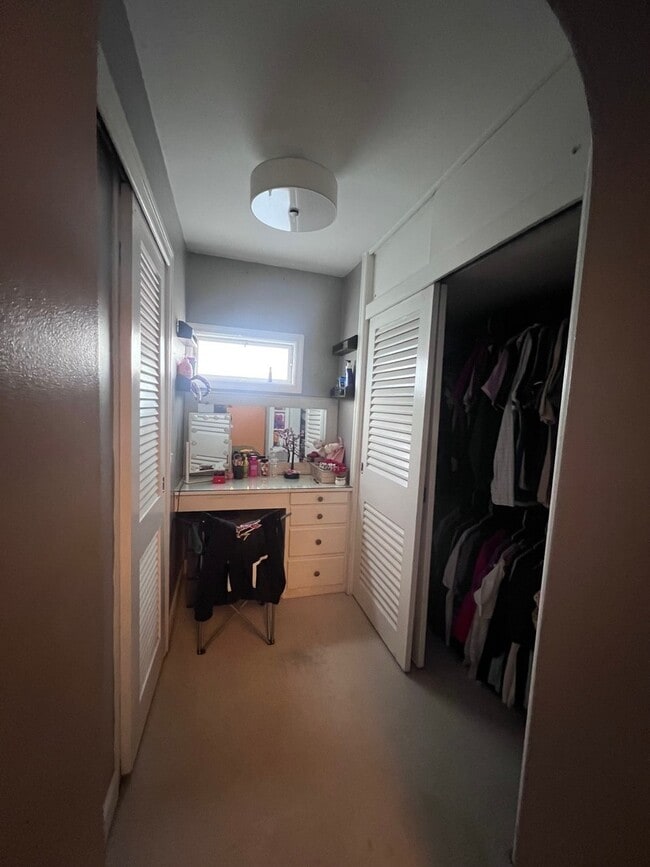 Building Photo - 244 Indian Trail