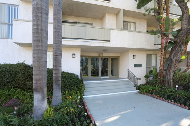 Building Photo - Bentley Avenue Apartments