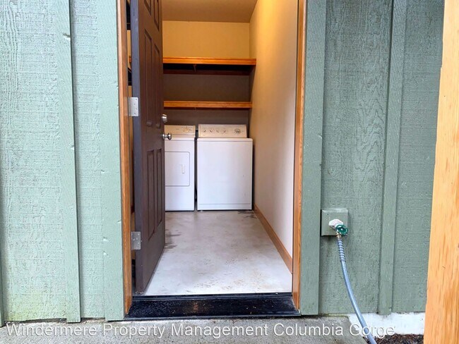 Building Photo - Studio, 1 bath House - 530 Frank Johns Rd