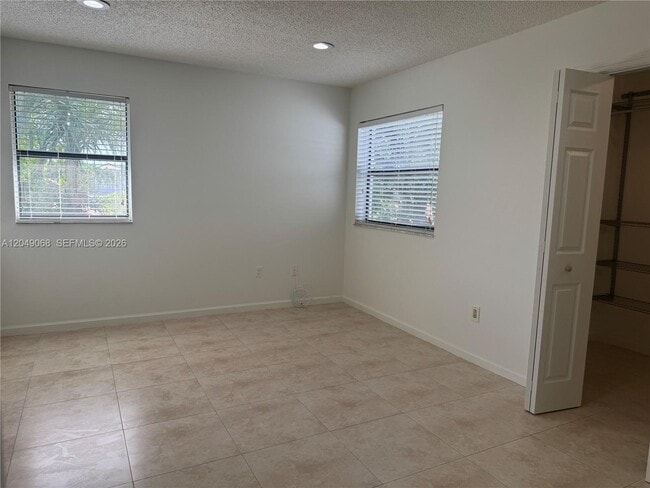 Building Photo - 15054 SW 127th Pl