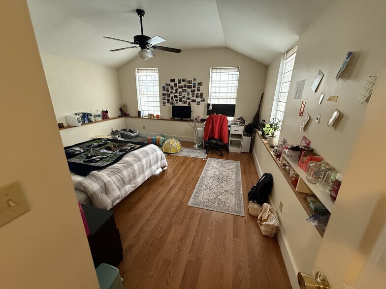 Building Photo - 363 Etna Rd