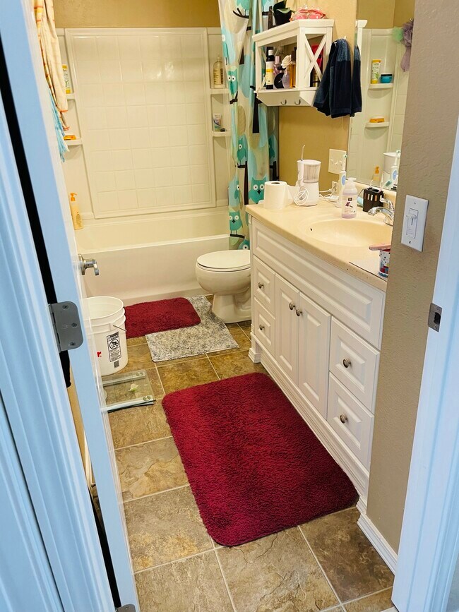 Building Photo - 12521 NE 117th Pl