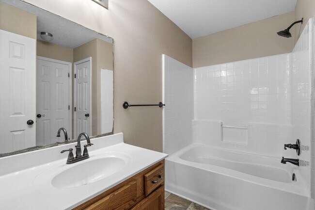 Building Photo - 1566 Autumn Dr